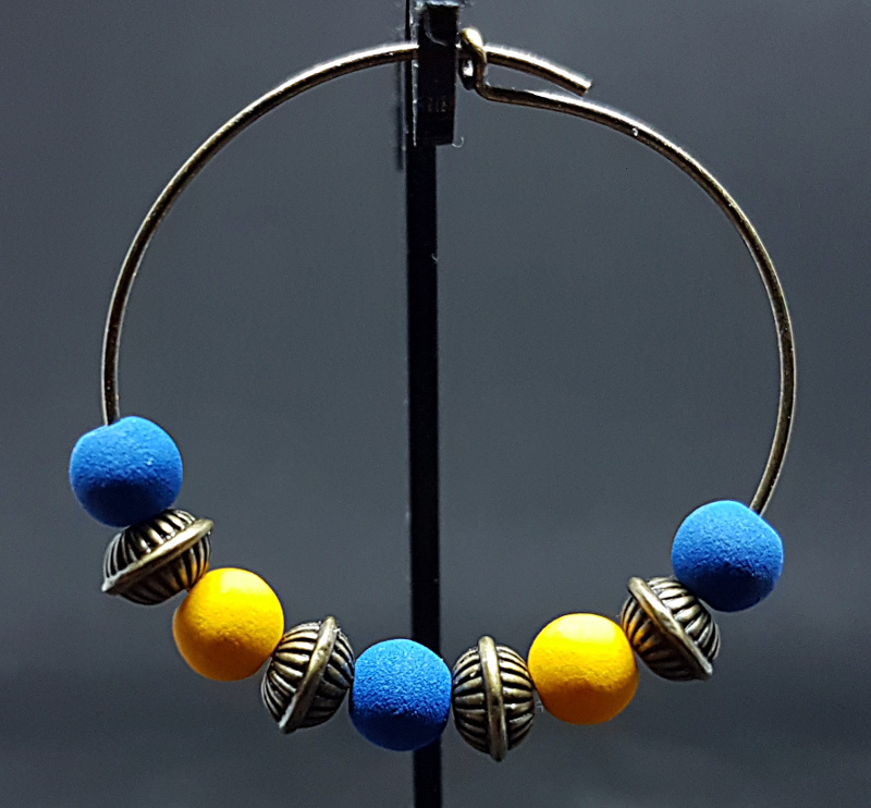 Créoles bleu et jaune