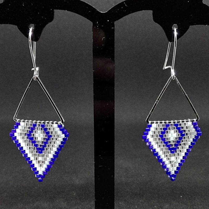 Tissage triangle bleu 11 perles
